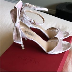 Valentino Garavani - Pink Velvet Bow Heel